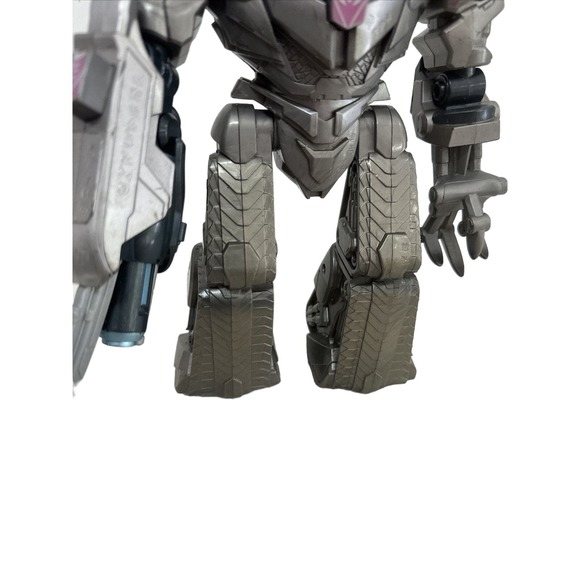 2009 Megatron Talking Light Up Action Figure Toy Transformers Revenge of Fallen - Picture 3 of 9